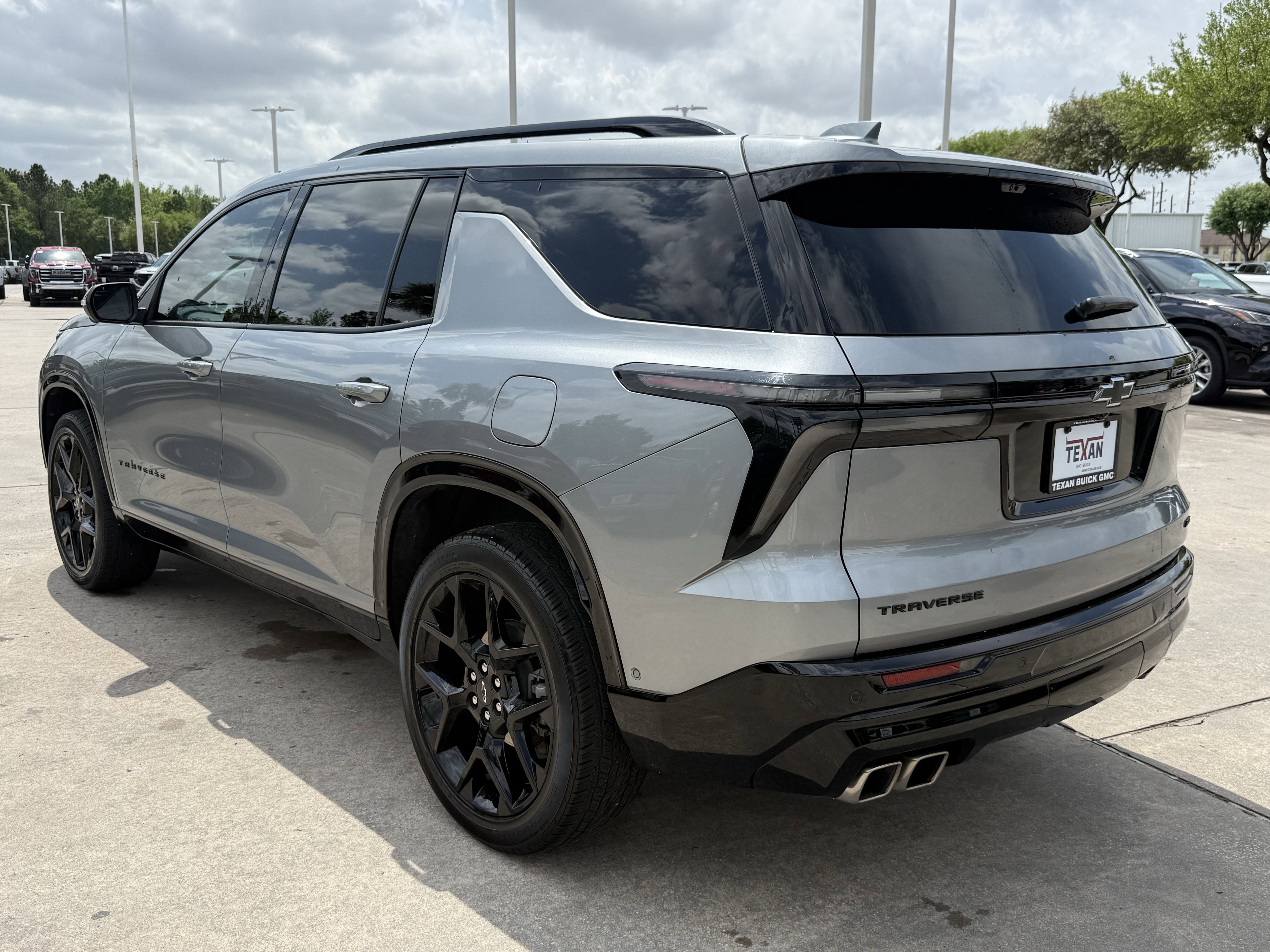 Used 2024 Chevrolet Traverse RS w/ LPO, Floor Liner Package image 7