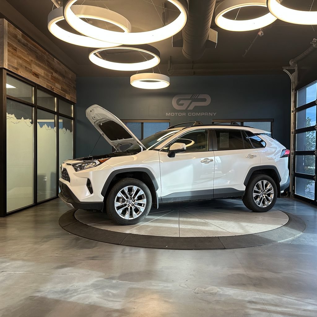 Used 2021 Toyota RAV4 Limited AWD/4WD image 25