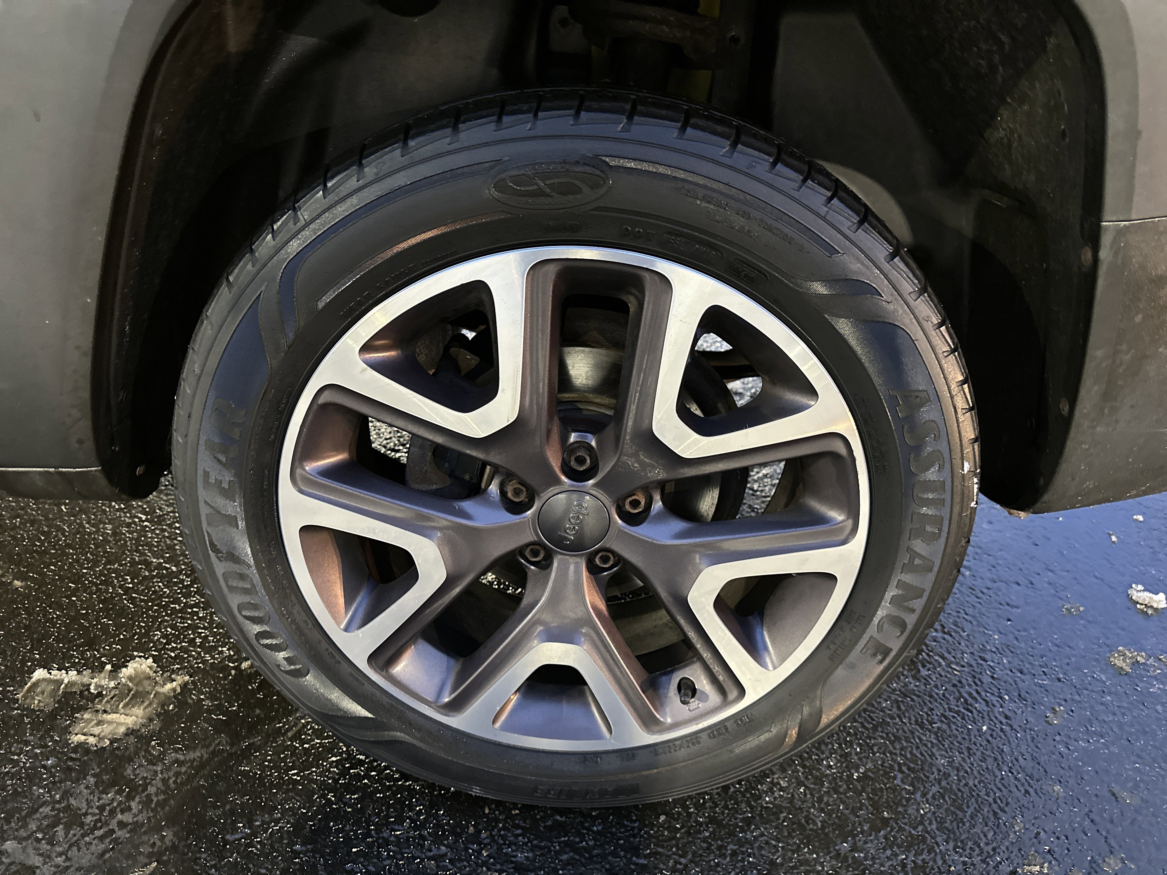 Used 2015 Jeep Renegade Latitude w/ Popular Equipment Group image 11