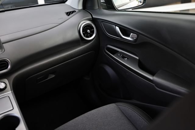 Used 2023 Hyundai Kona SE FWD image 29