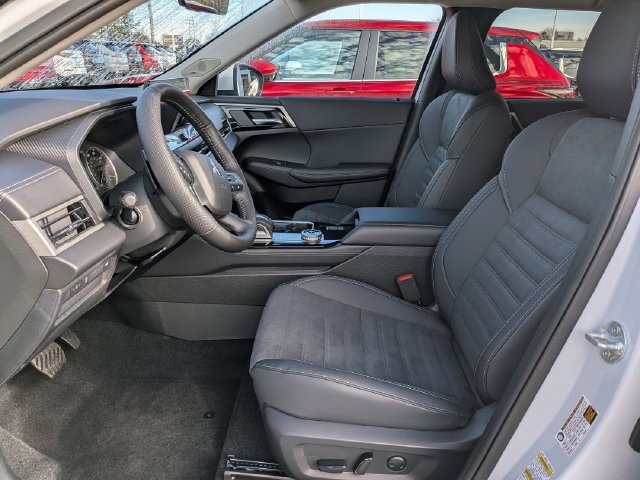 New 2026 Mitsubishi Outlander SE FWD image 13