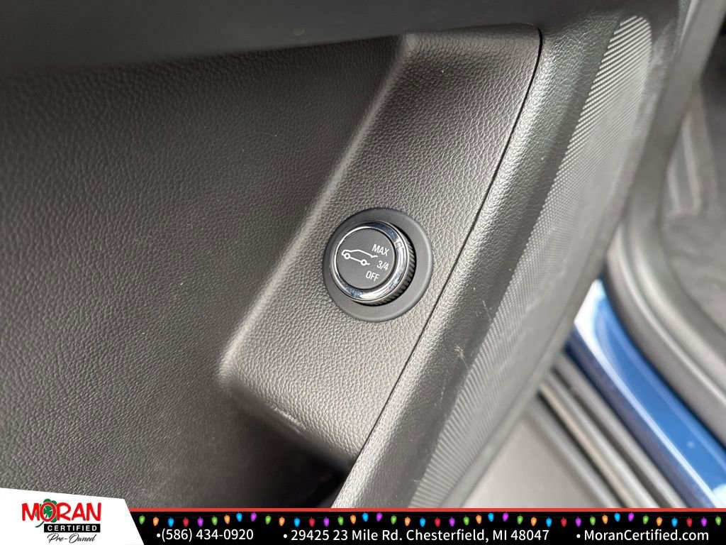 Used 2023 Chevrolet Traverse LT w/ Midnight/Sport Edition image 11