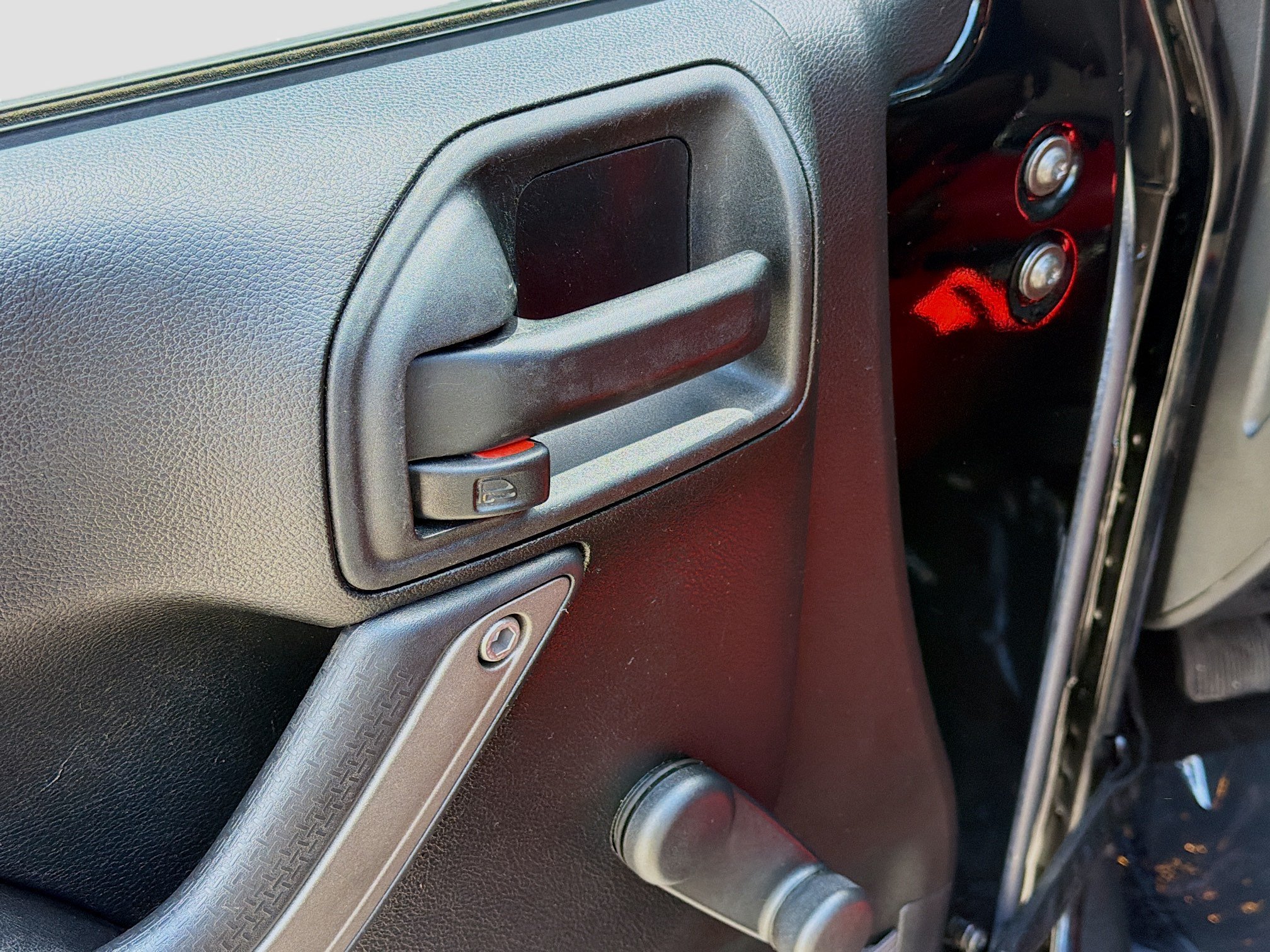 Used 2017 Jeep Wrangler Sport w/ Connectivity Group AWD/4WD image 19