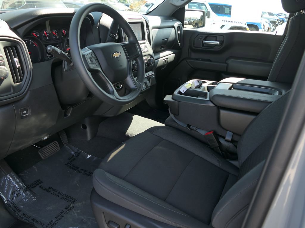 Used 2025 Chevrolet Silverado 1500 Custom image 10