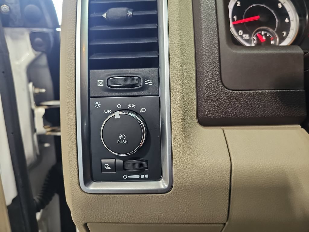 Used 2015 RAM 1500 Big Horn RWD image 25