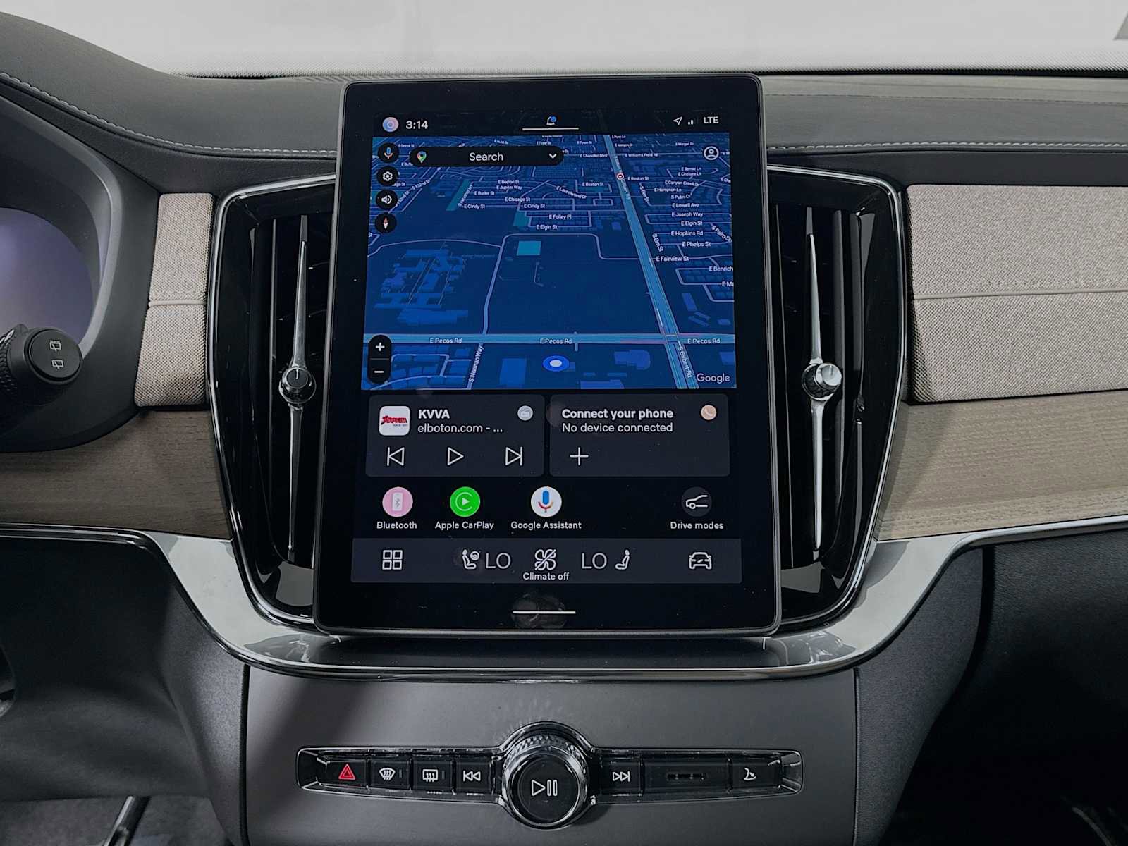 Used 2025 Volvo XC90 B6 Plus w/ Protection Package Premier image 13