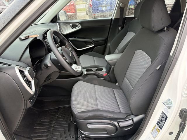 Used 2024 Kia Soul LX image 13