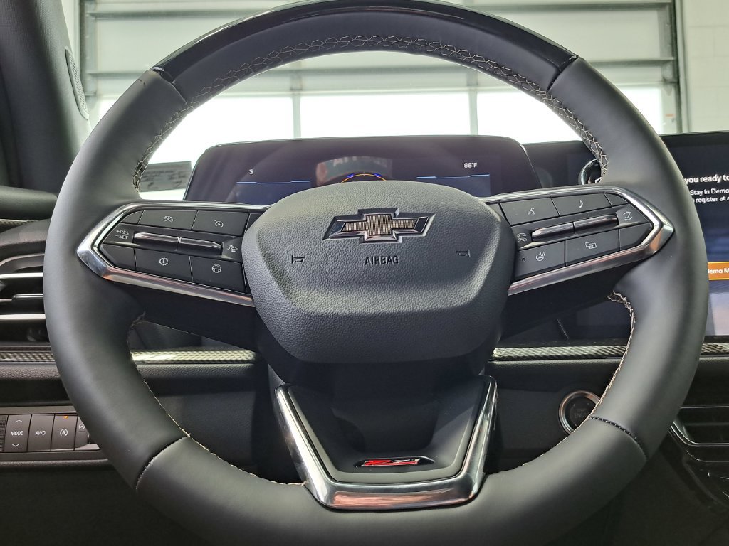 New 2027 Chevrolet Traverse Z71 w/ Enhanced Driving Package AWD/4WD image 9