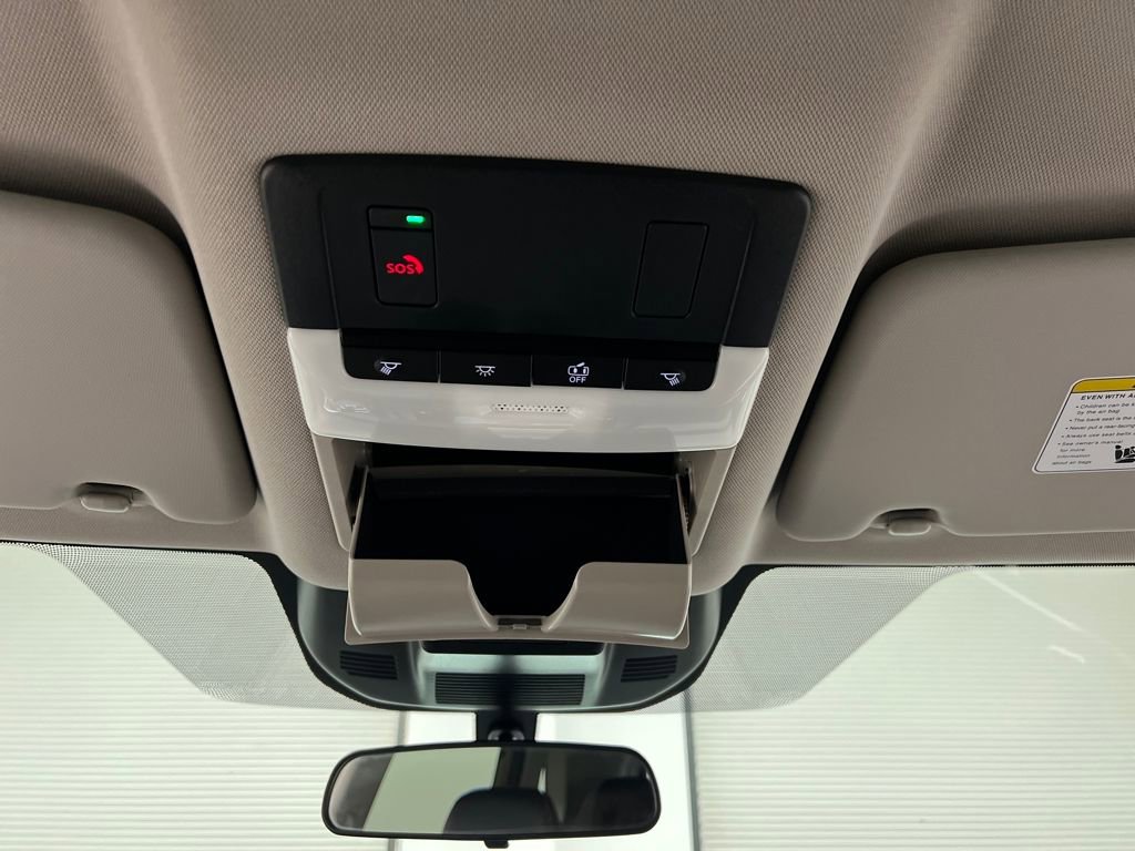 Used 2025 Nissan Rogue SV image 60