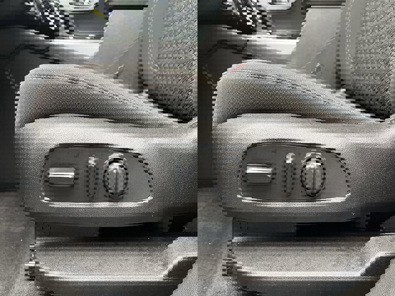 Used 2019 Chevrolet Blazer LT image 9