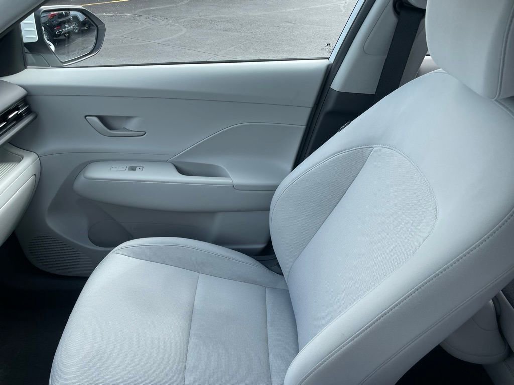 Used 2025 Hyundai Kona SEL image 19