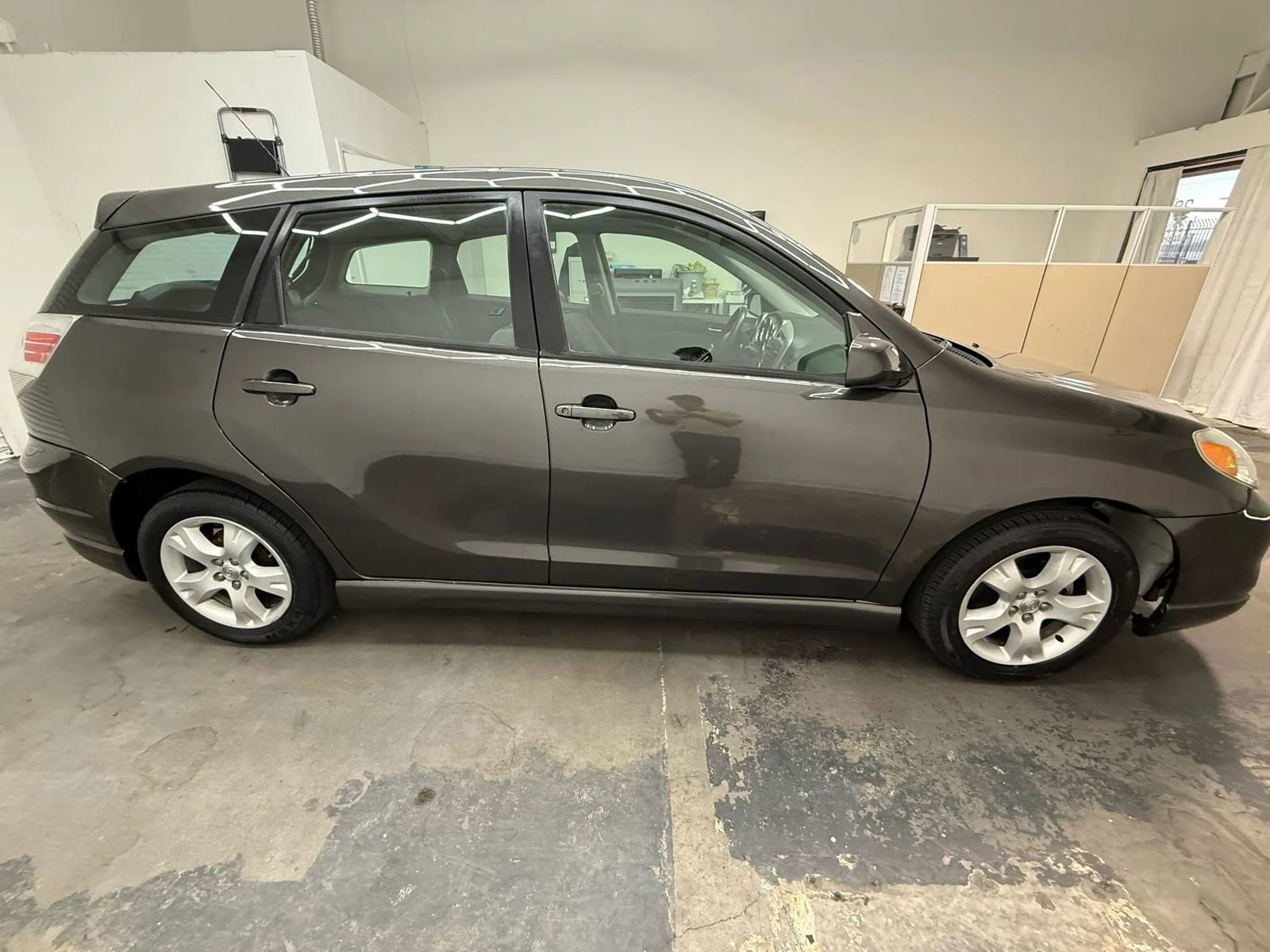 Used 2005 Toyota Matrix XR FWD image 6