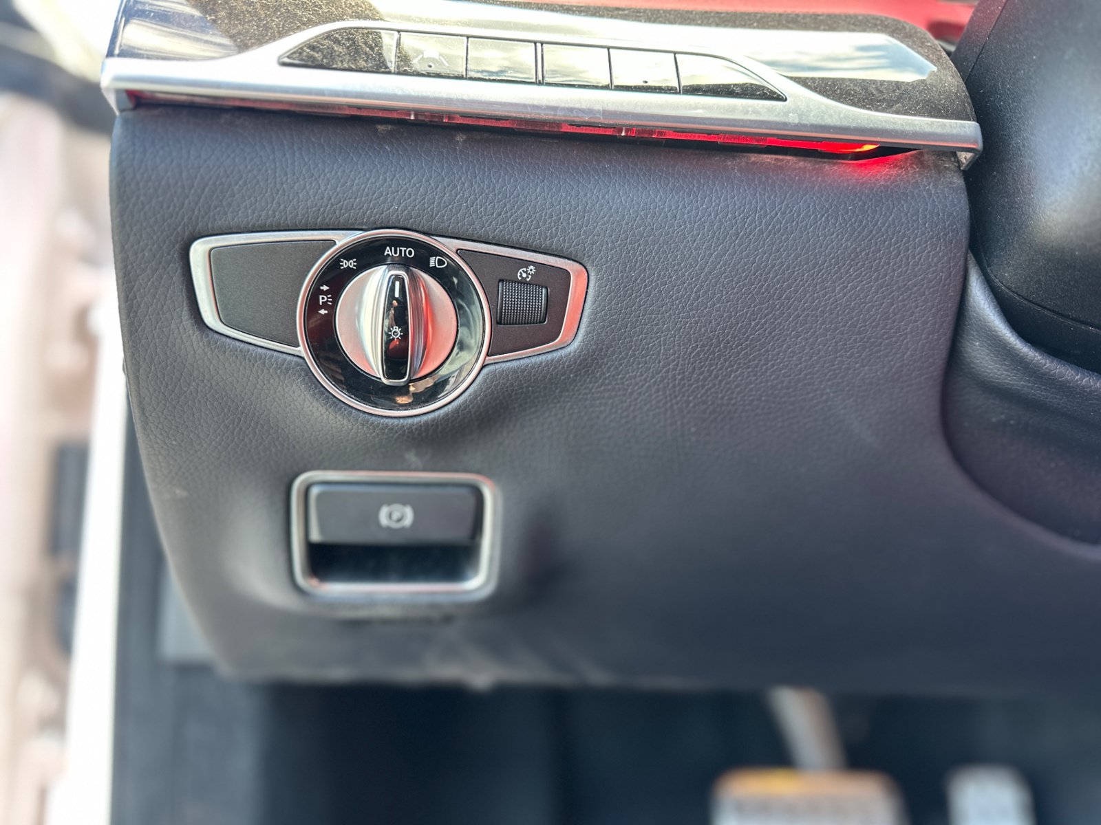 Used 2018 Mercedes-Benz S 560 4MATIC Sedan w/ AMG Line Exterior image 20
