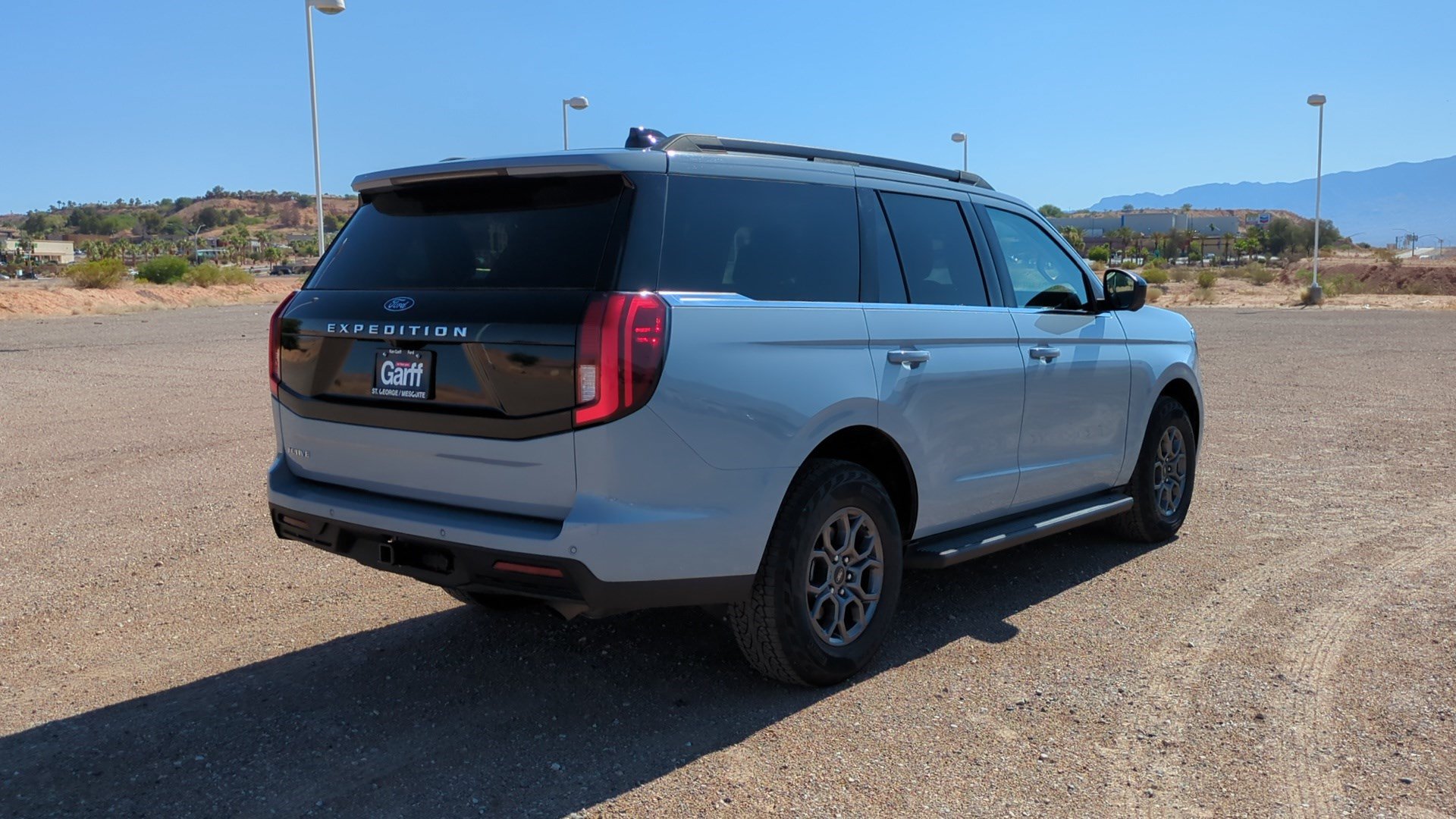 Used 2025 Ford Expedition Active AWD/4WD image 6
