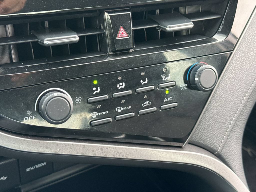 Used 2021 Toyota Camry LE FWD image 19