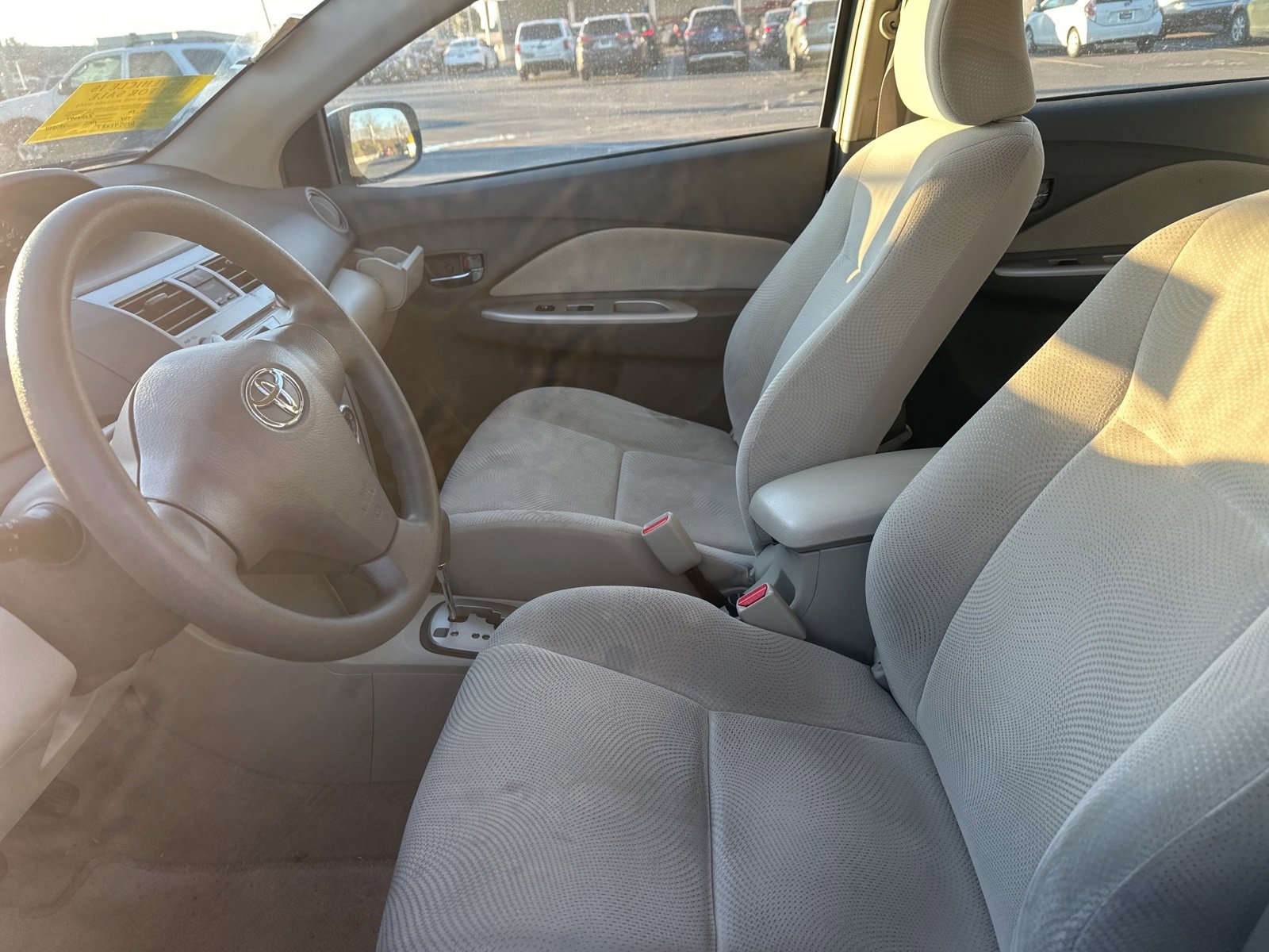 Used 2010 Toyota Yaris Sedan image 6