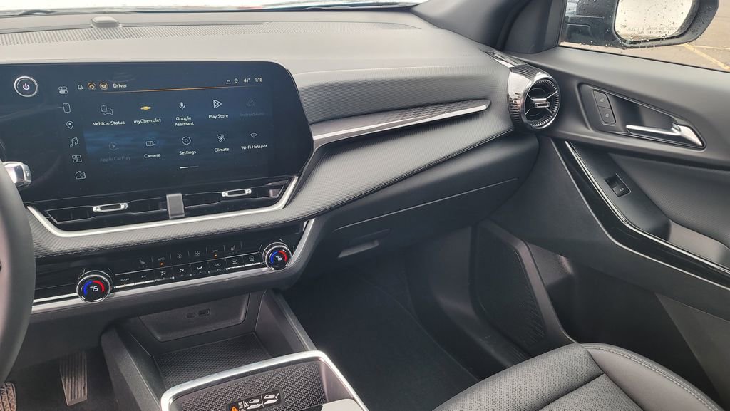 New 2026 Chevrolet Equinox LT w/ Convenience Package II image 21