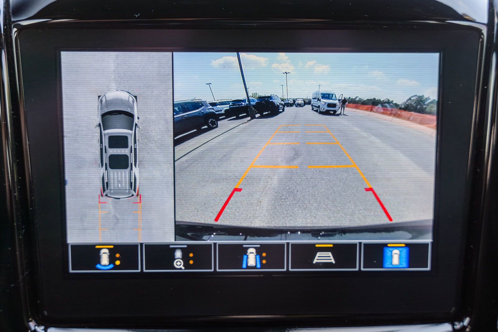 Used 2023 Chevrolet Traverse RS image 31