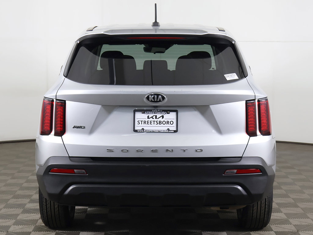 Used 2021 Kia Sorento LX AWD/4WD image 11