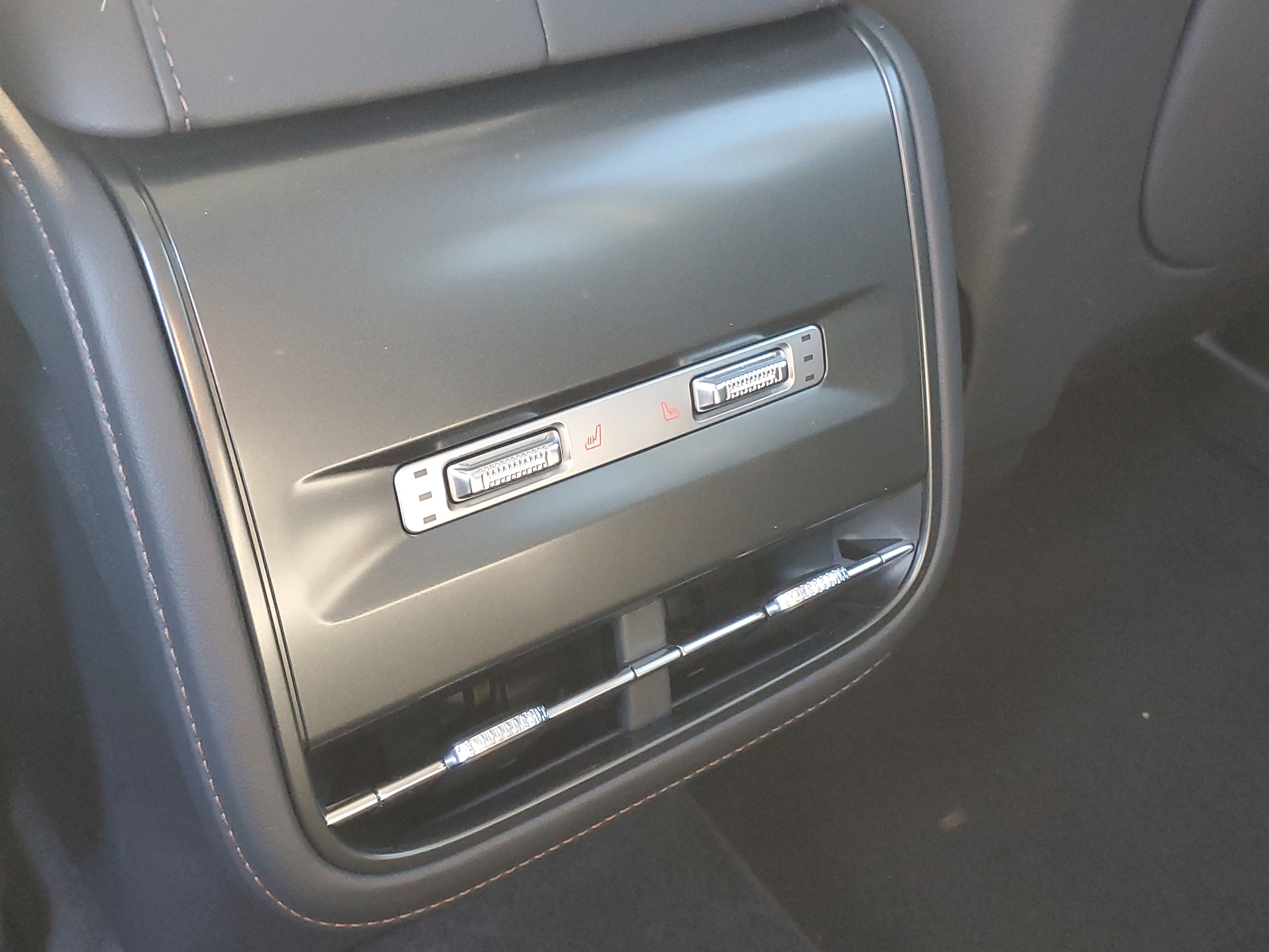 New 2026 Lincoln Nautilus Reserve w/ Jet Appearance Package image 29