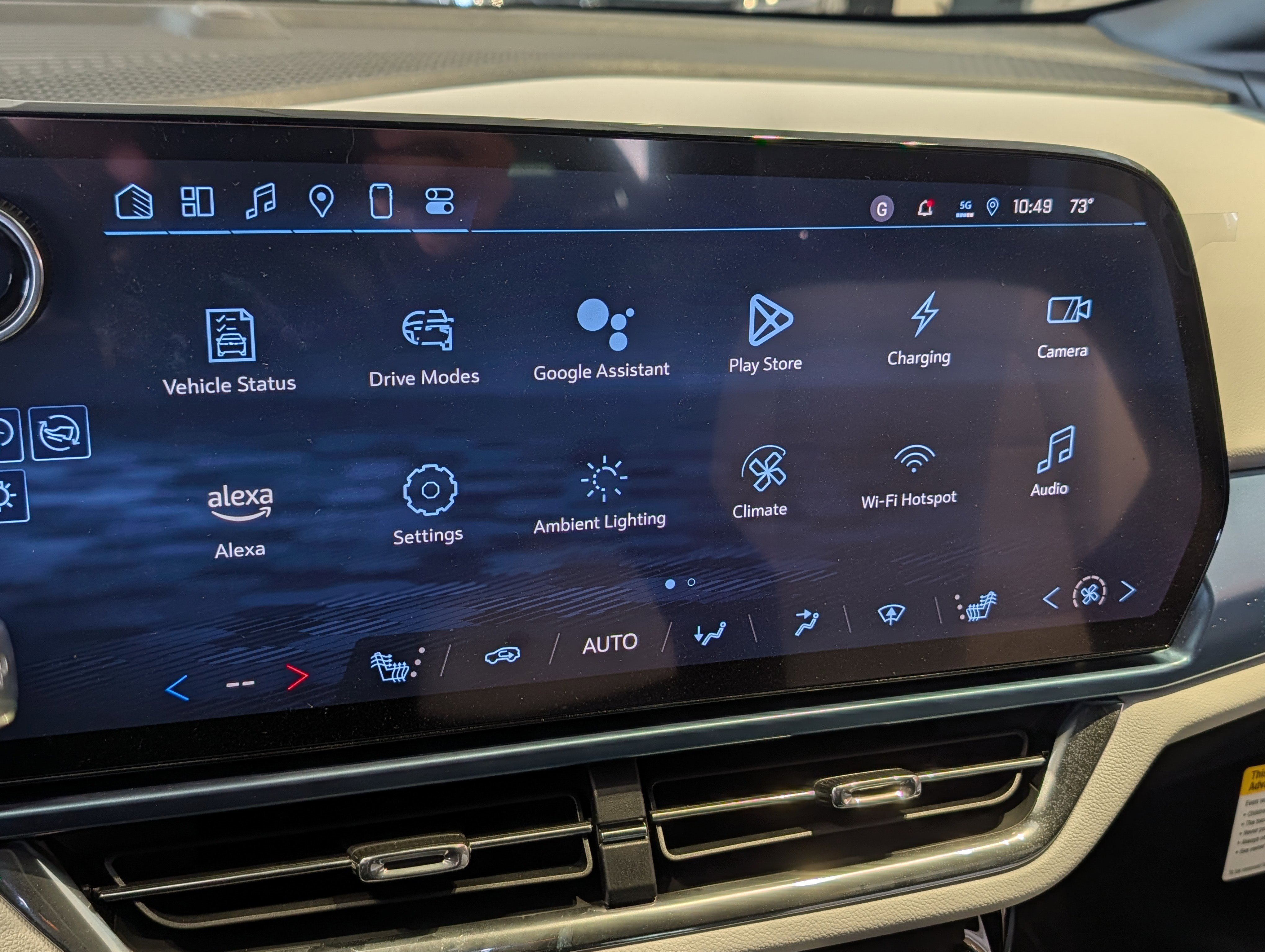 New 2025 Chevrolet Equinox EV LT AWD/4WD image 13
