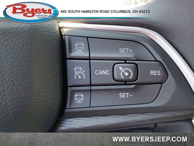 New 2025 Jeep Grand Cherokee Altitude image 18