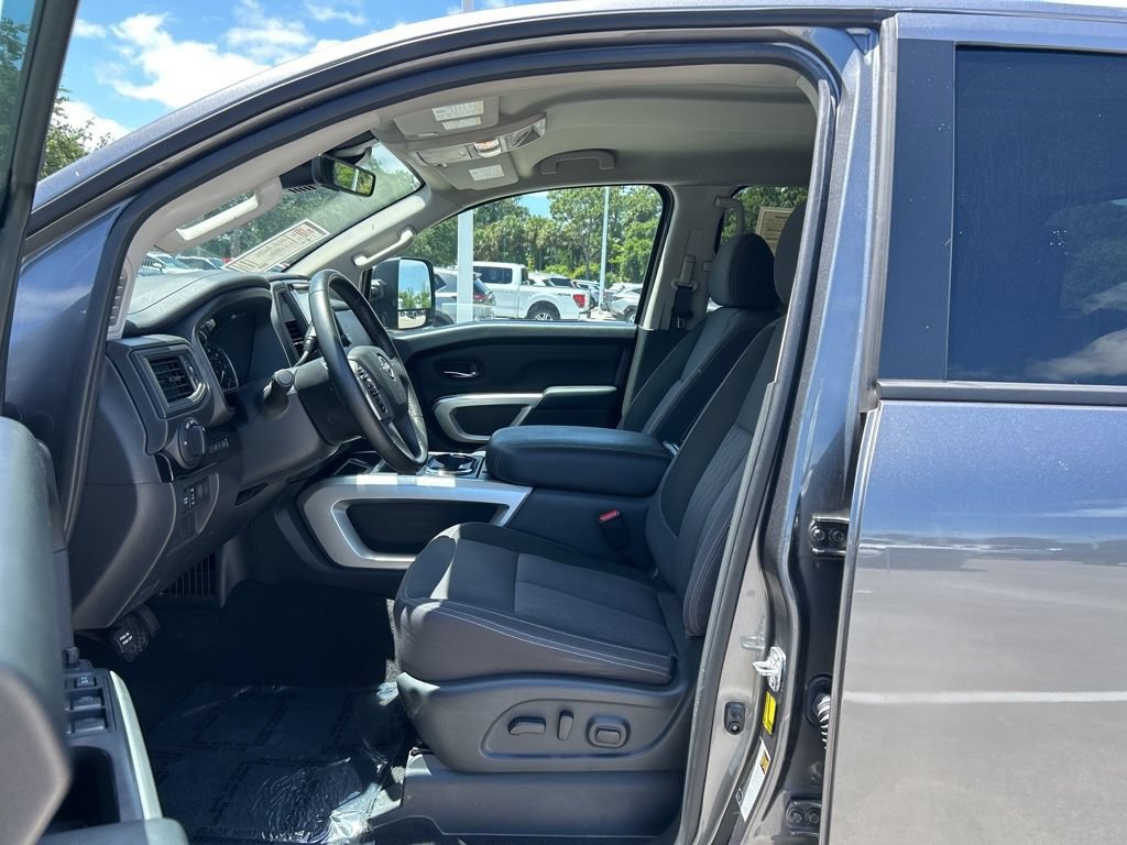 Certified 2024 Nissan Titan SV w/ SV Convenience Package RWD image 17