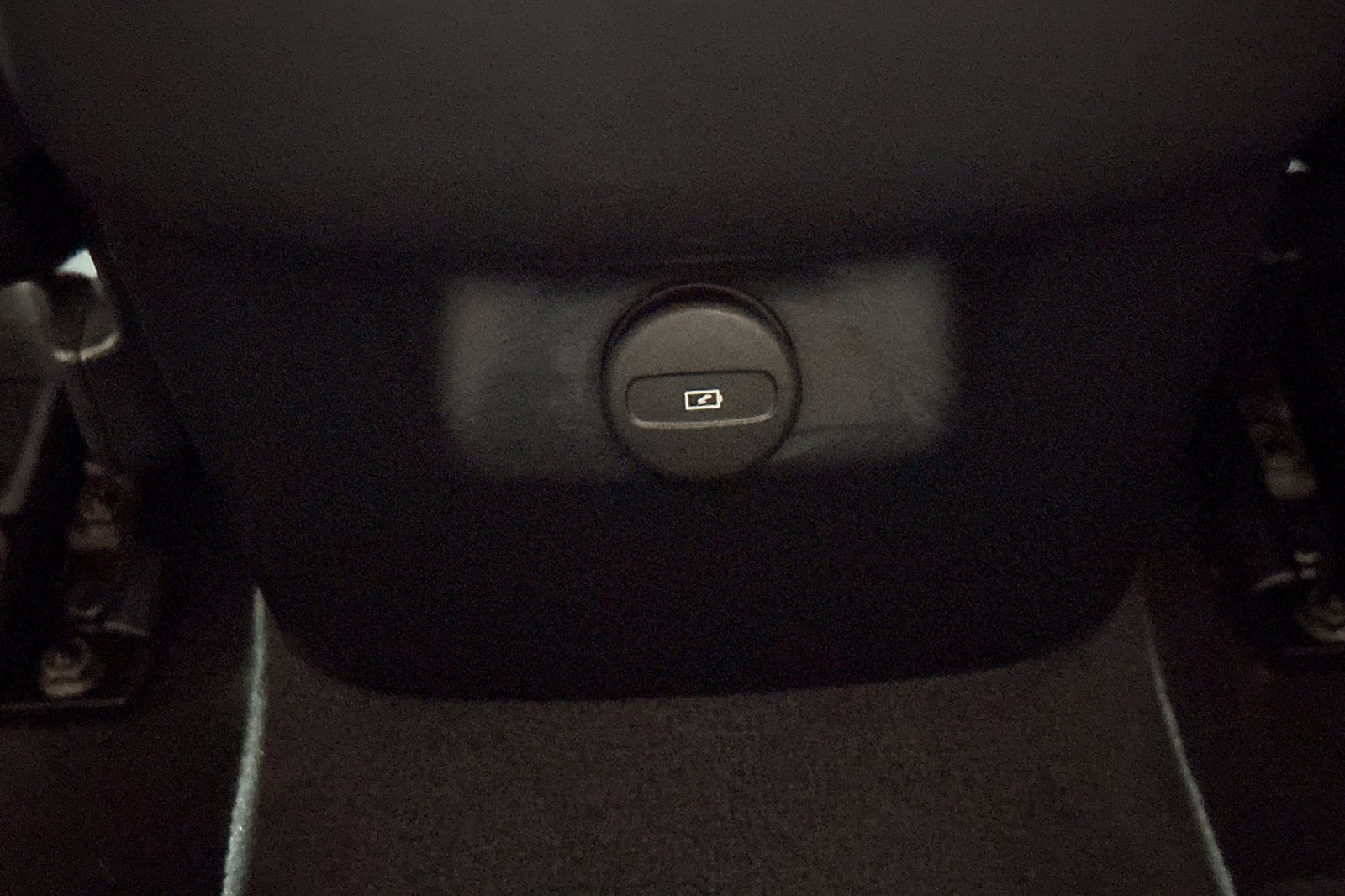 Used 2024 Volvo XC60 B5 Core image 15