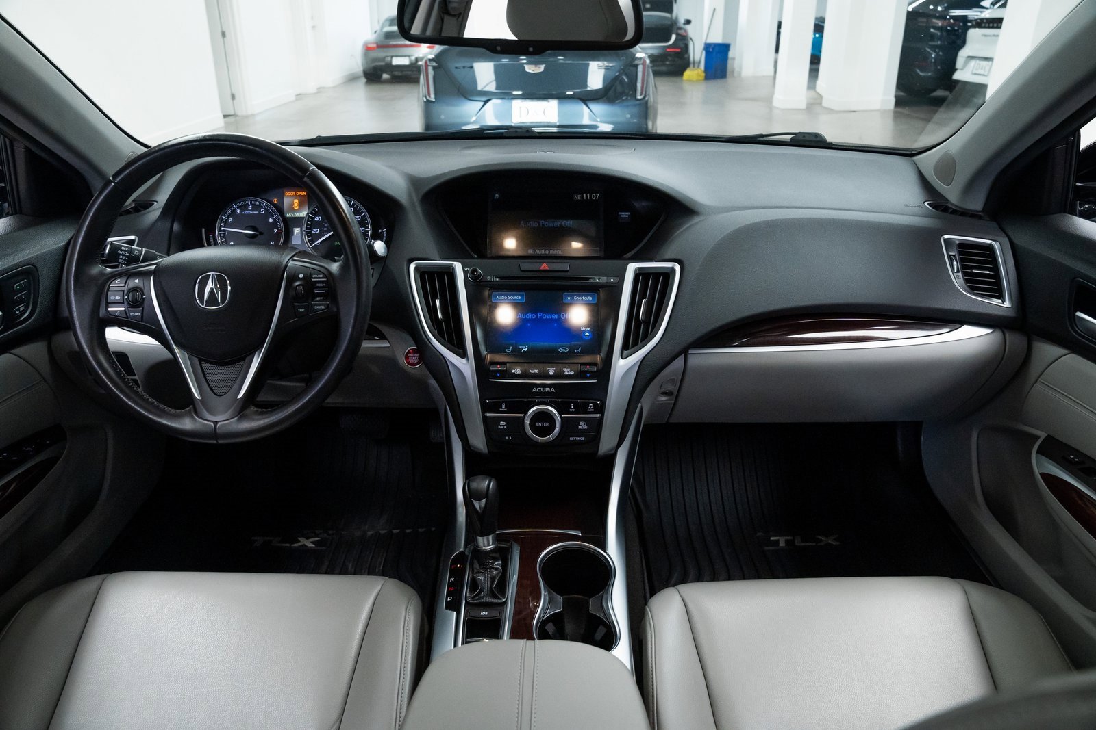 Used 2016 Acura TLX image 9