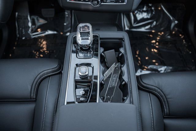 New 2026 Volvo XC90 B6 Ultra w/ Protection Package image 21