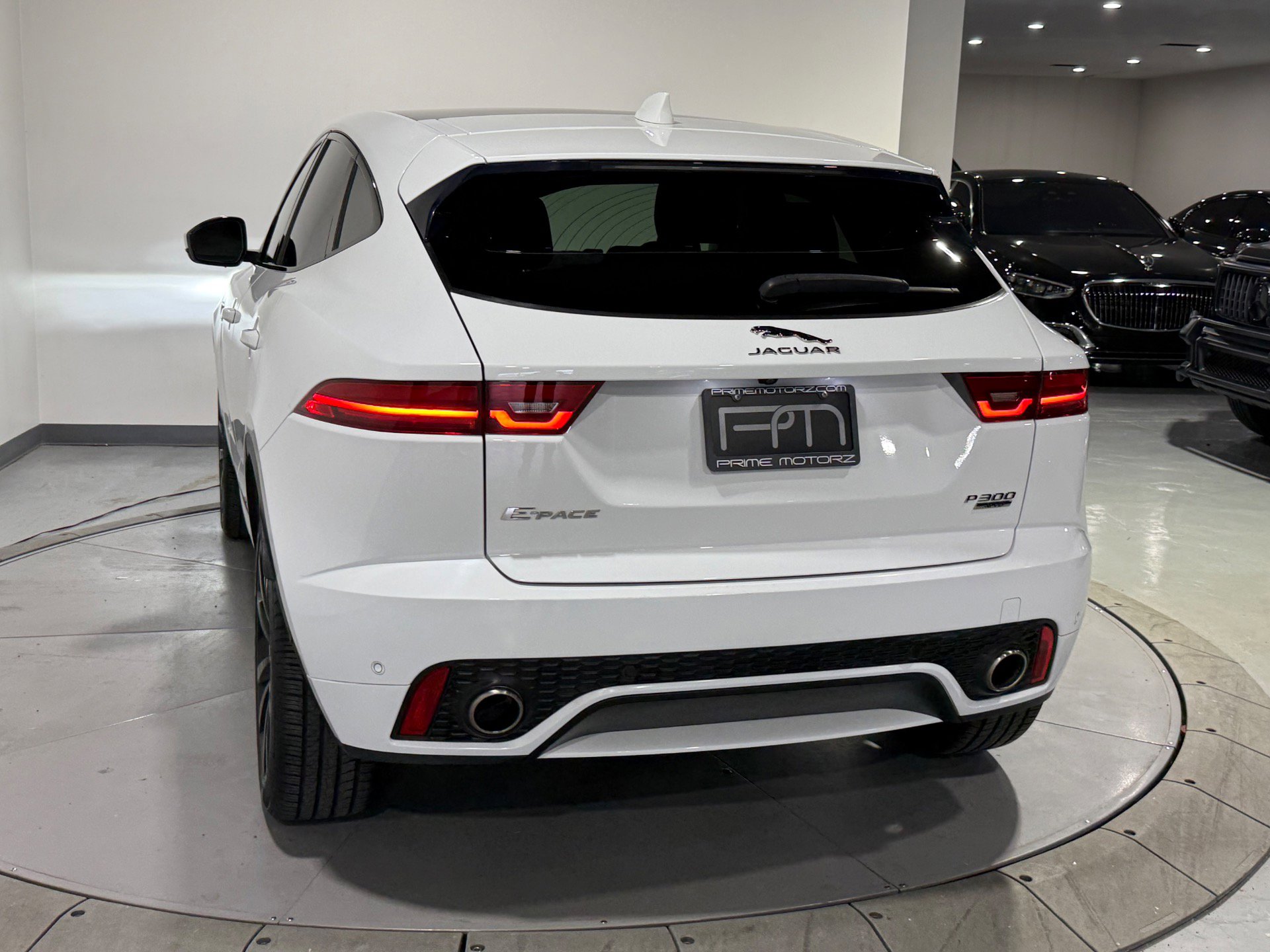 Used 2019 Jaguar E-PACE R-Dynamic SE image 14