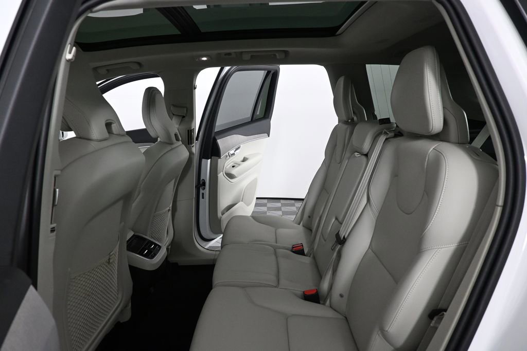 Used 2025 Volvo XC90 B5 Plus w/ Protection Package Premier AWD/4WD image 16