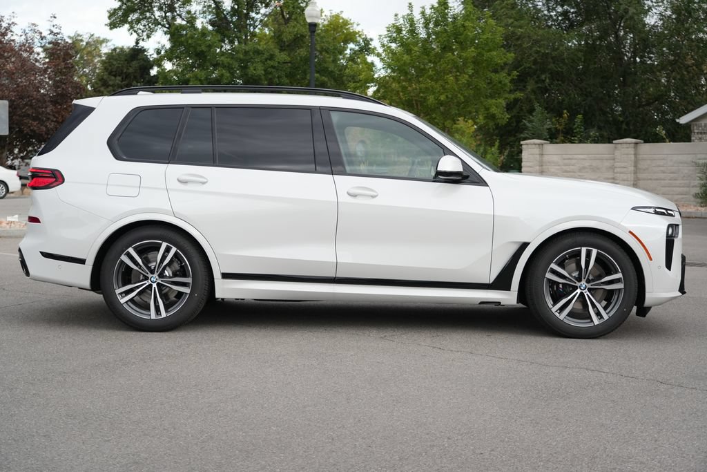 Used 2027 BMW X7 xDrive40i w/ M Sport Package AWD/4WD image 6