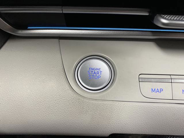 Certified 2025 Hyundai Elantra Limited image 23