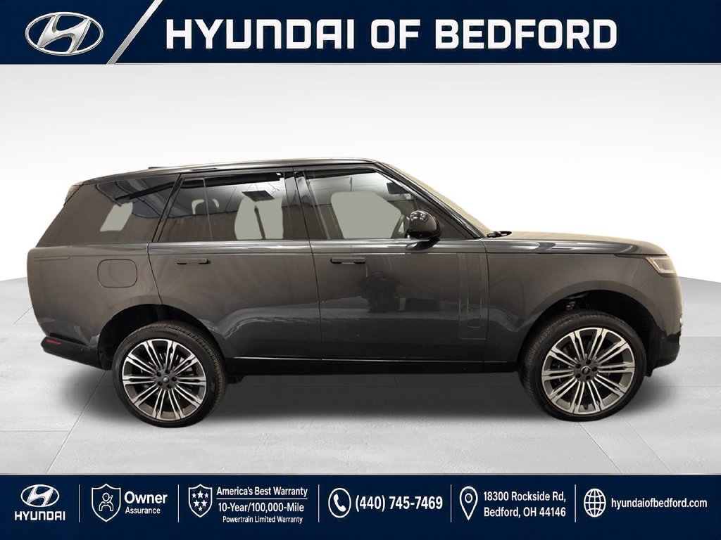 Used 2025 Land Rover Range Rover SE AWD/4WD image 4