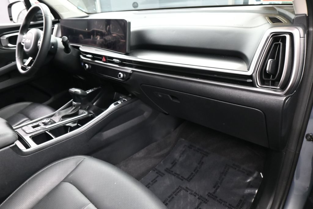 Used 2025 Kia Sorento S w/ Panoramic Sunroof Package FWD image 49
