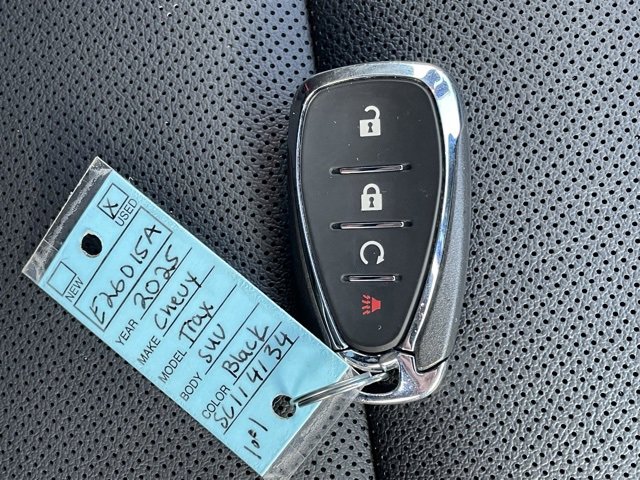 Certified 2025 Chevrolet Trax RS w/ Sunroof Package image 40