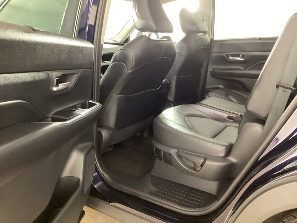 Used 2024 Toyota Grand Highlander AWD image 24