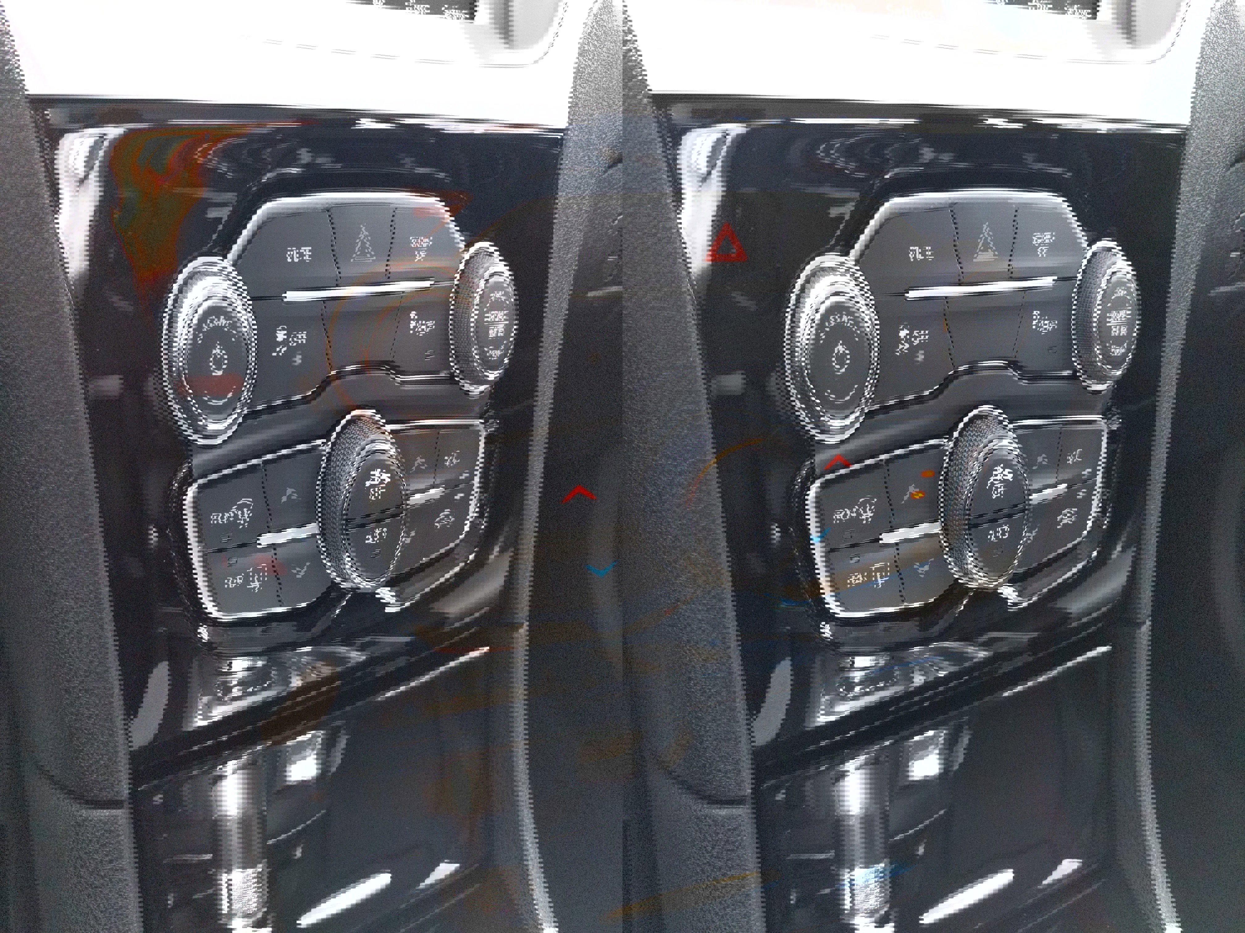 New 2023 Chrysler 300 Touring L w/ Popular Equipment Group image 29