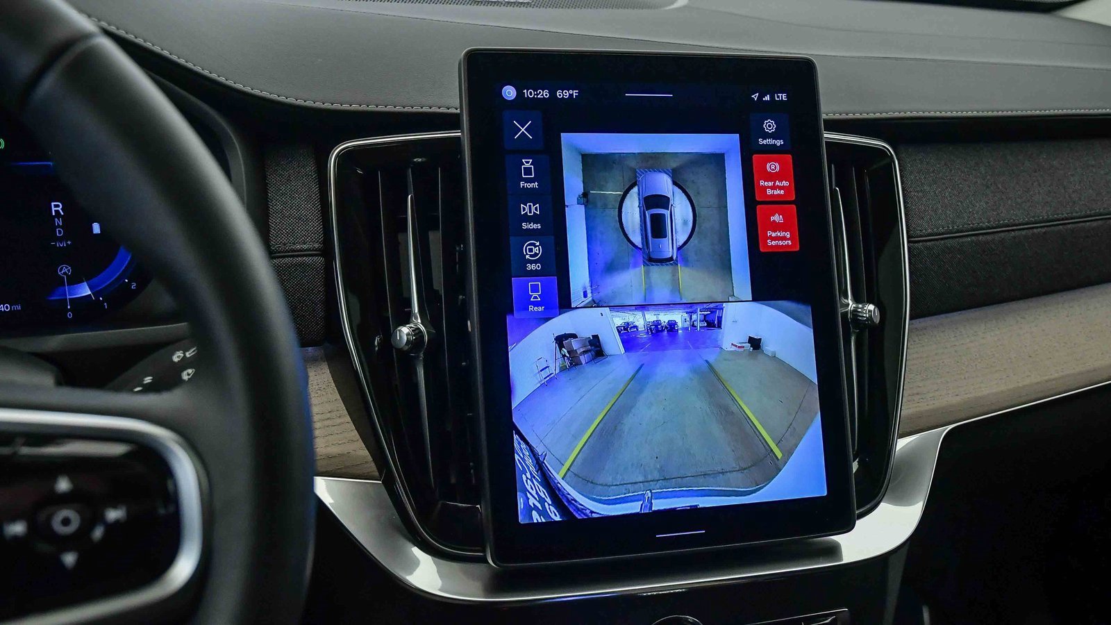 Certified 2025 Volvo XC90 B6 Plus w/ Protection Package Premier image 30