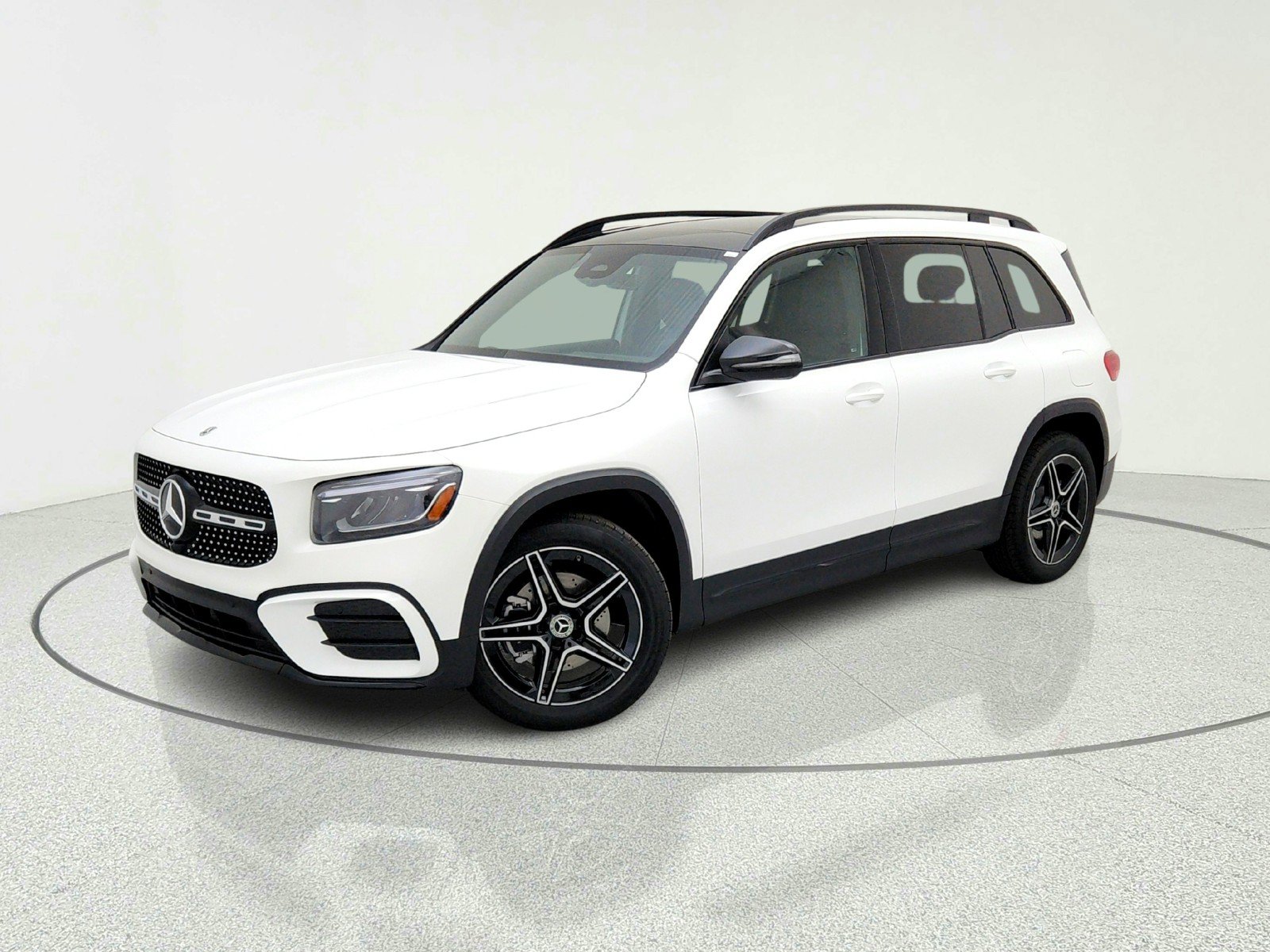 New 2026 Mercedes-Benz GLB 250 image 1
