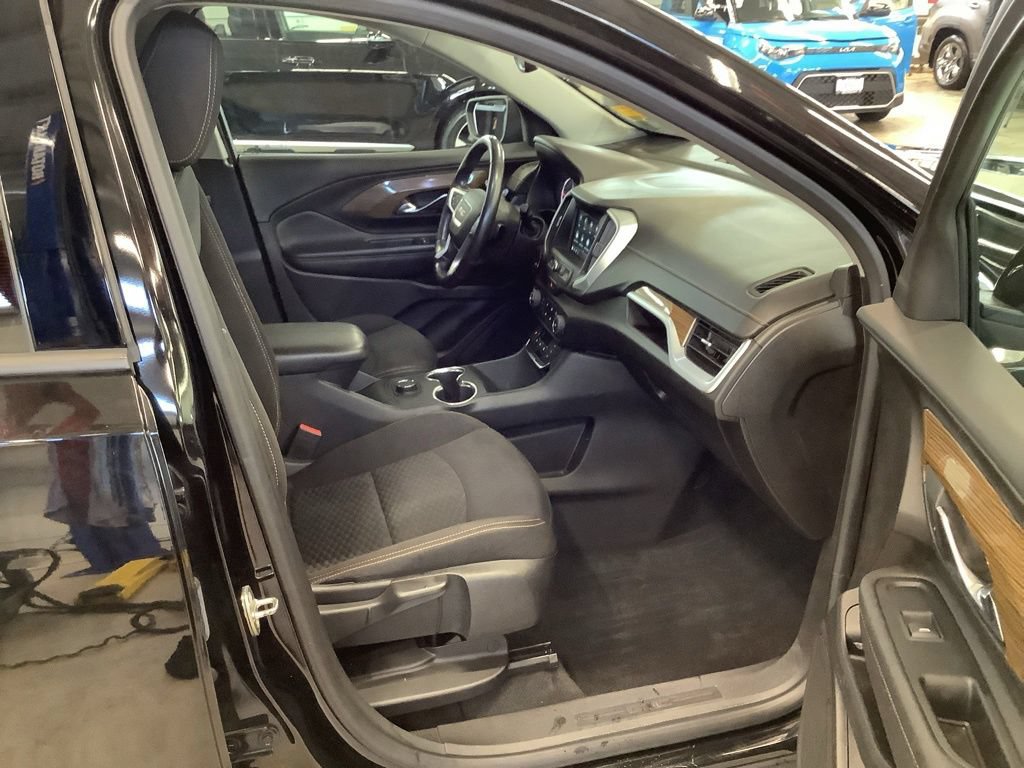 Used 2019 GMC Terrain SLE w/ LPO, Floor Liner Package FWD image 15