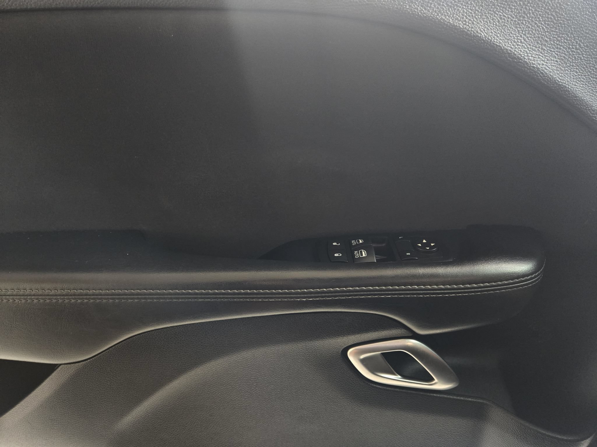 Used 2018 Dodge Challenger SXT RWD image 22