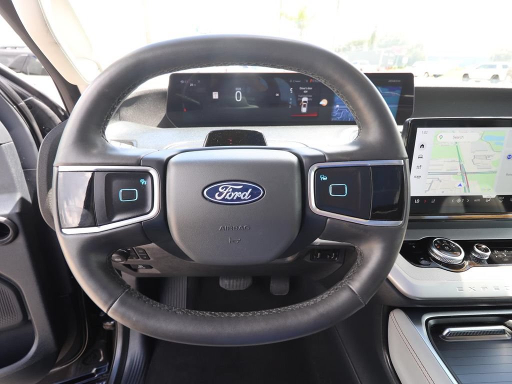Used 2025 Ford Expedition Active AWD/4WD image 20