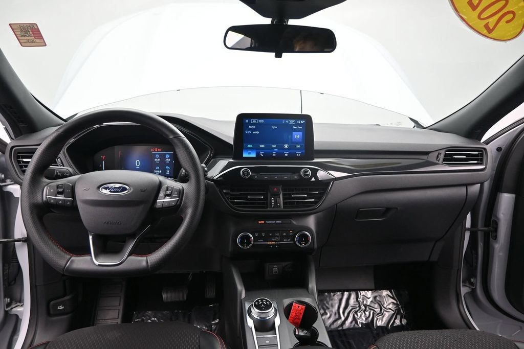 Used 2025 Ford Escape ST-Line FWD image 34