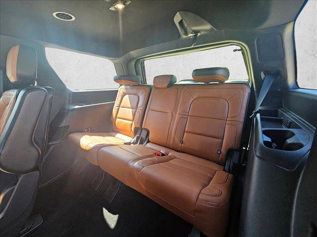 Used 2021 Lincoln Navigator Reserve w/ Luxury Package image 15
