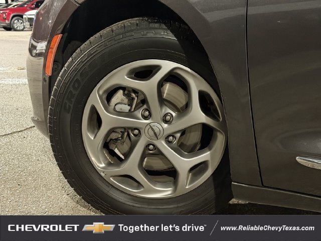 Used 2022 Chrysler Pacifica Limited FWD image 10
