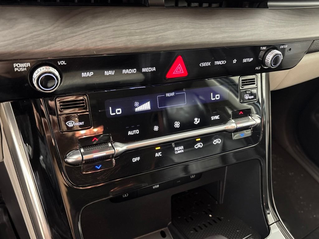 Used 2023 Kia Carnival EX FWD image 41