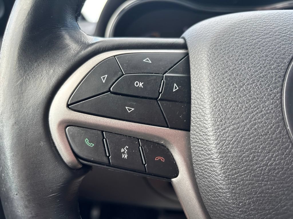 Used 2019 Jeep Grand Cherokee Laredo AWD/4WD image 21