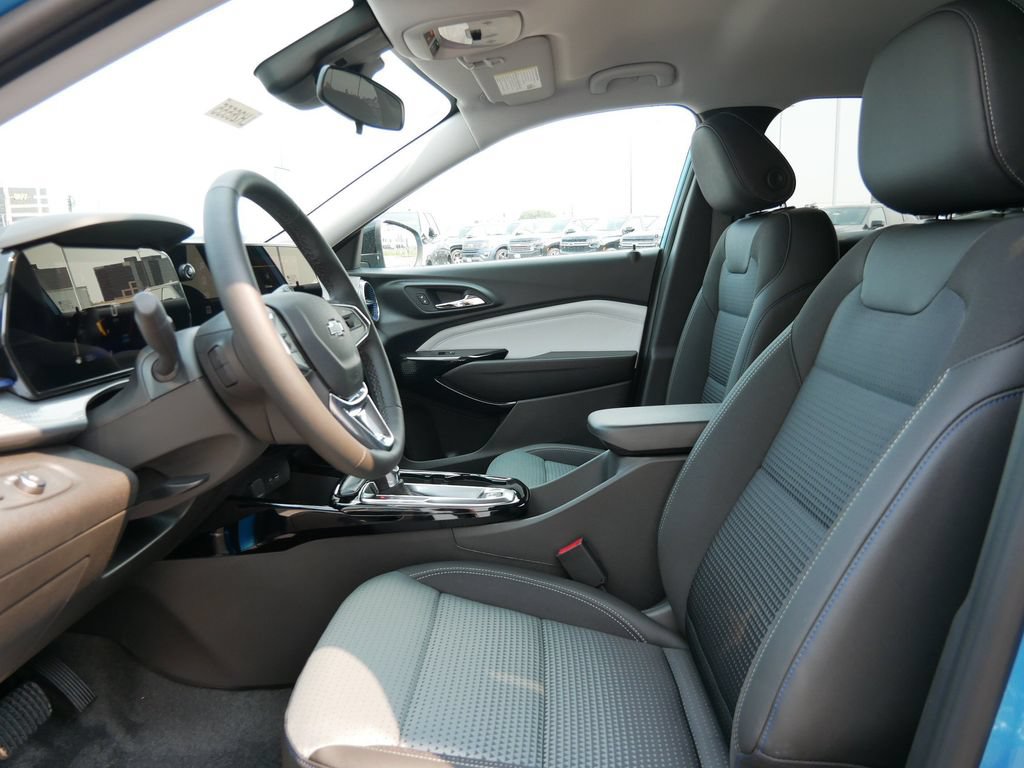 New 2026 Chevrolet Trax LT w/ Driver Confidence Package FWD image 15